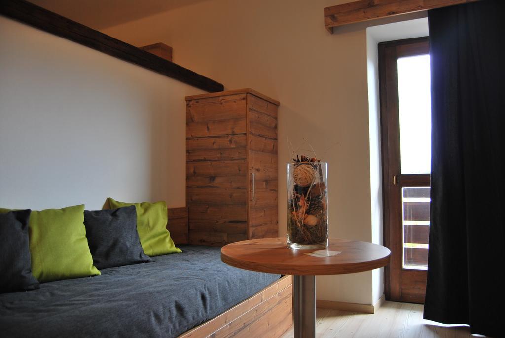 Hotel Alla Rocca Varena Habitación foto